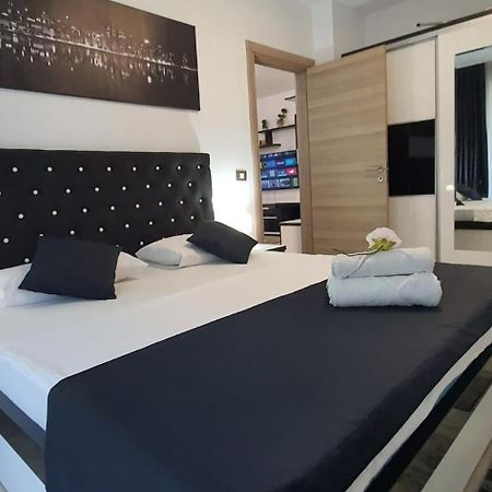 Alezzi Resort Luxury Apartament Prima Linie La Mare Нэводари Экстерьер фото