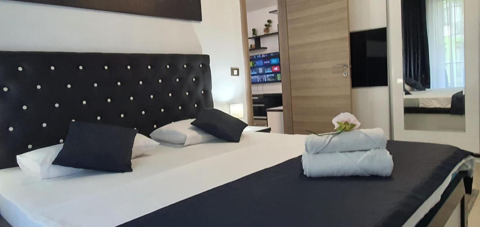 Alezzi Resort Luxury Apartament Prima Linie La Mare Нэводари Экстерьер фото